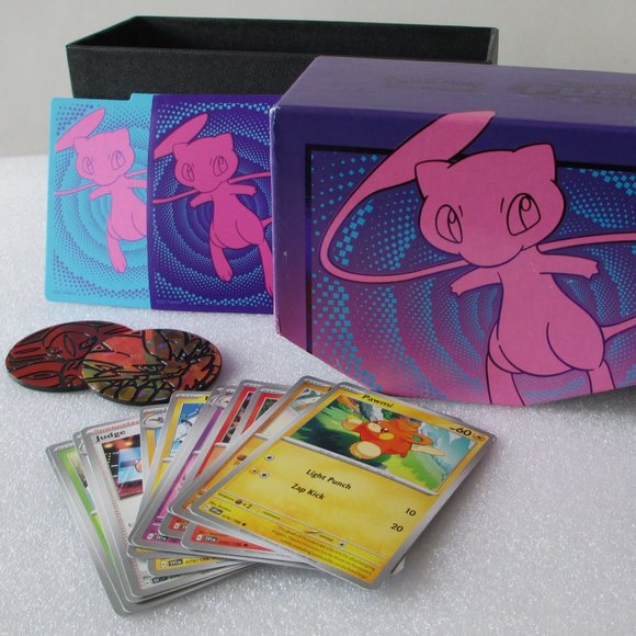 POKéMON TCG: SWORD & SHIELD FUSION STRIKE ELITE TRAINER BOX - Picture 2 of 16